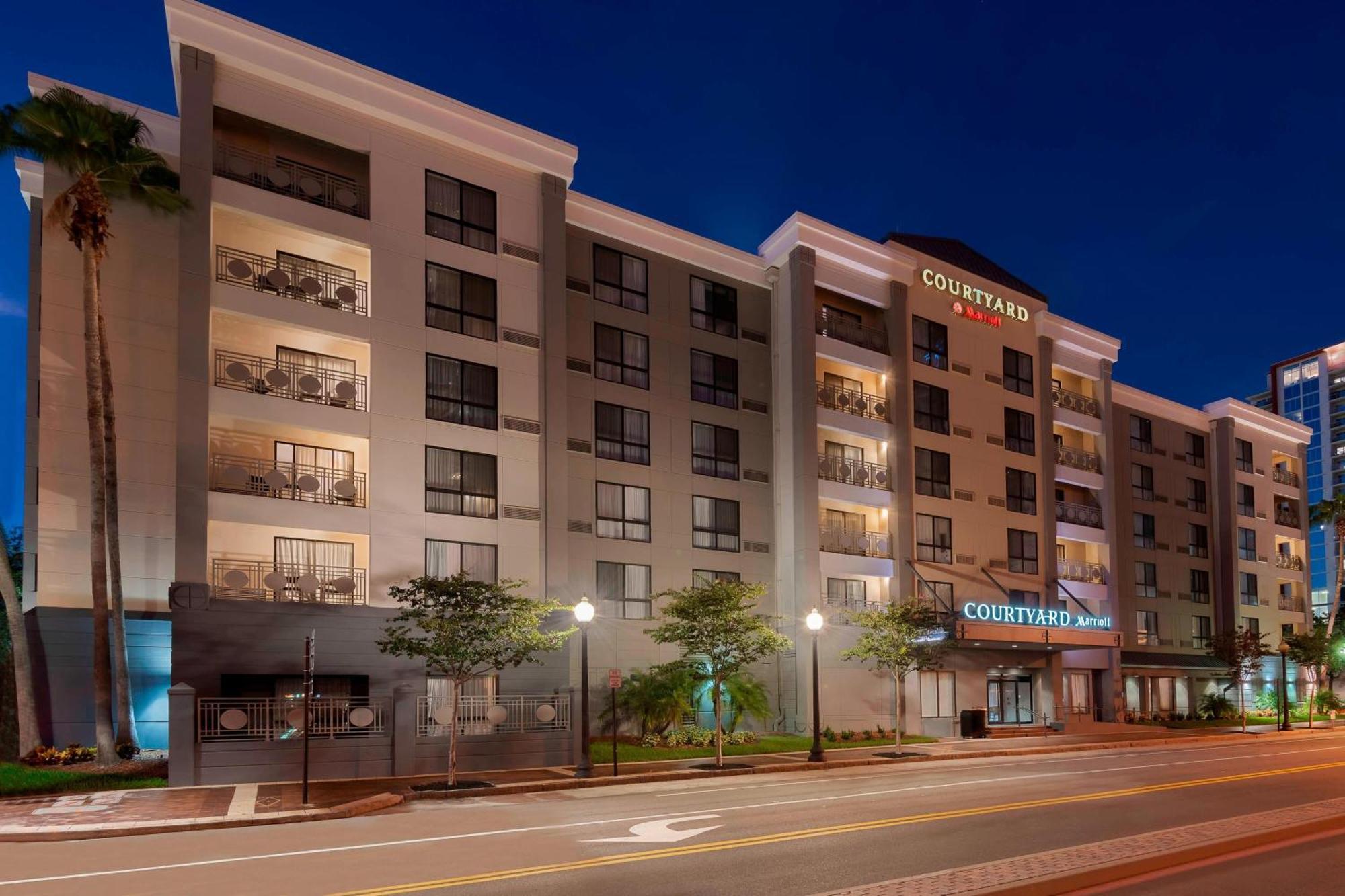 Courtyard Tampa Downtown Hotel Exterior photo