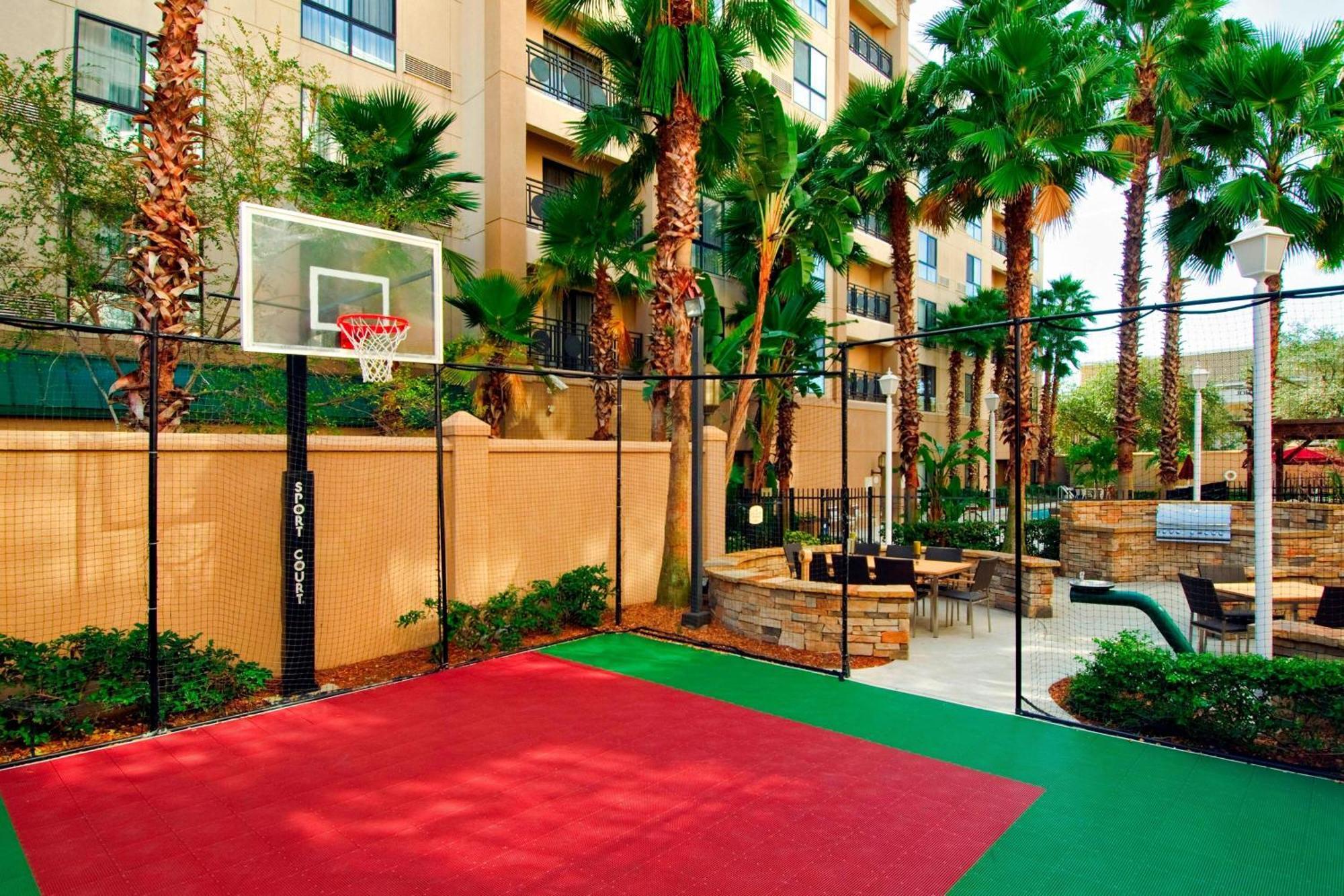 Courtyard Tampa Downtown Hotel Exterior photo