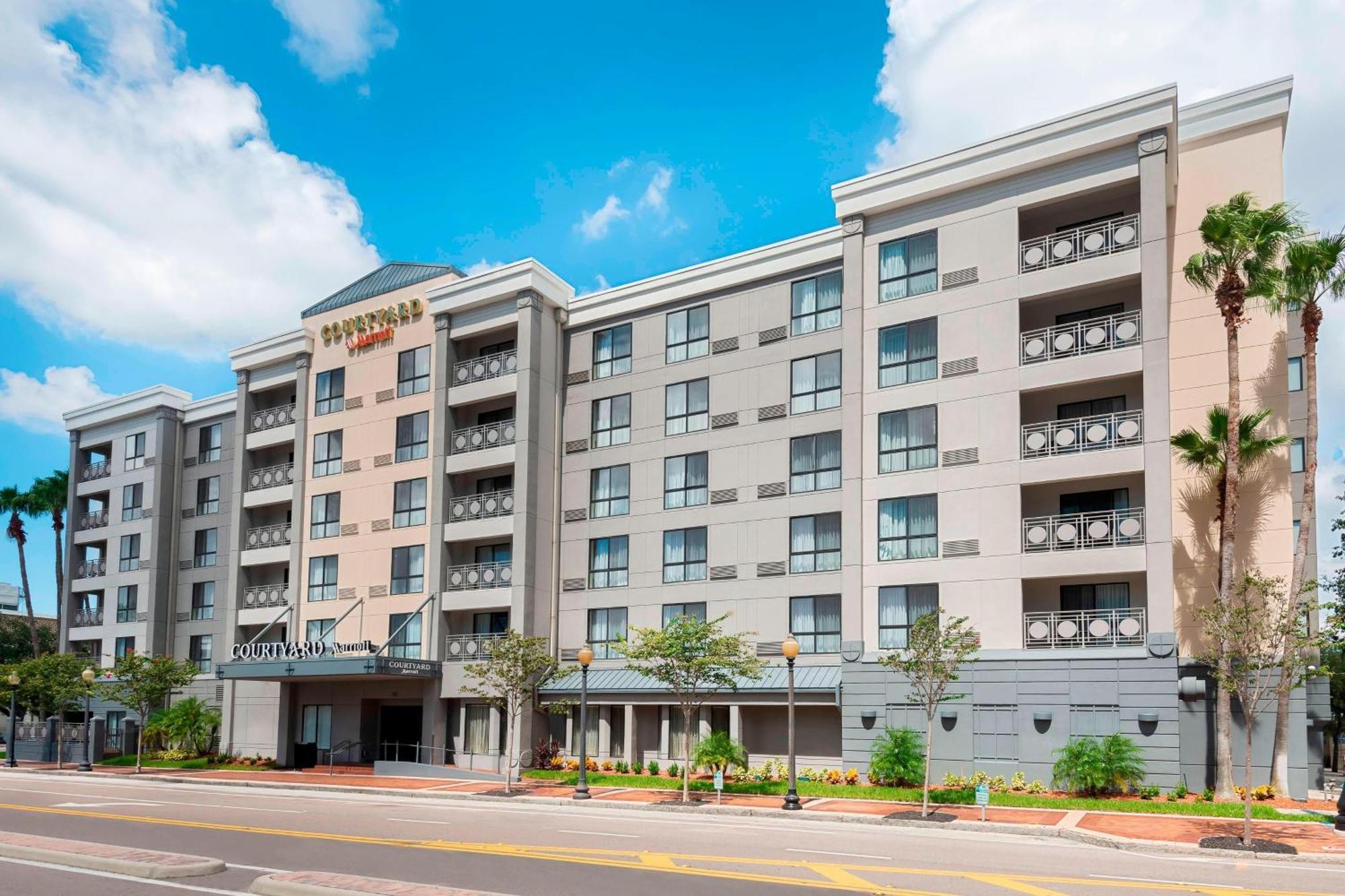 Courtyard Tampa Downtown Hotel Exterior photo